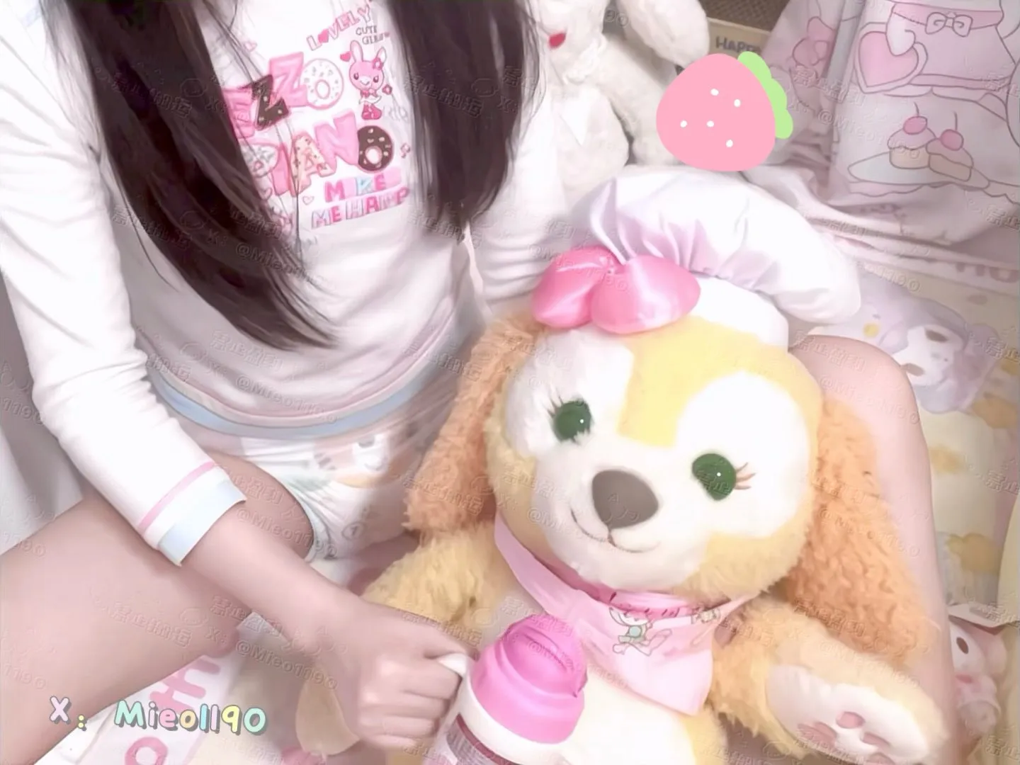 ABDL girl playing with dolls while wearing Pampers diapers