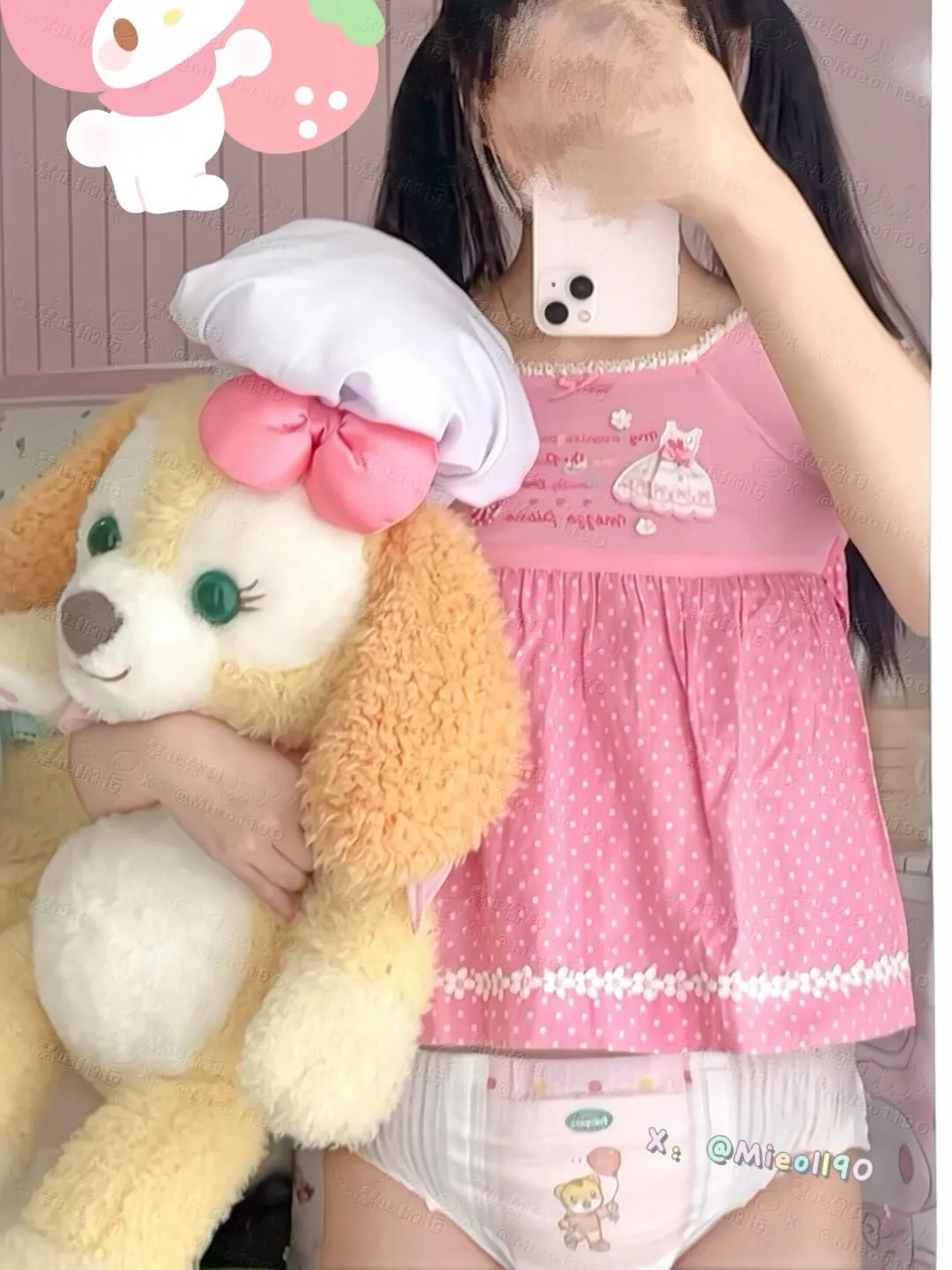 An ABDL girl hugged a doll, wore baby pull-up diapers, and took a selfie.