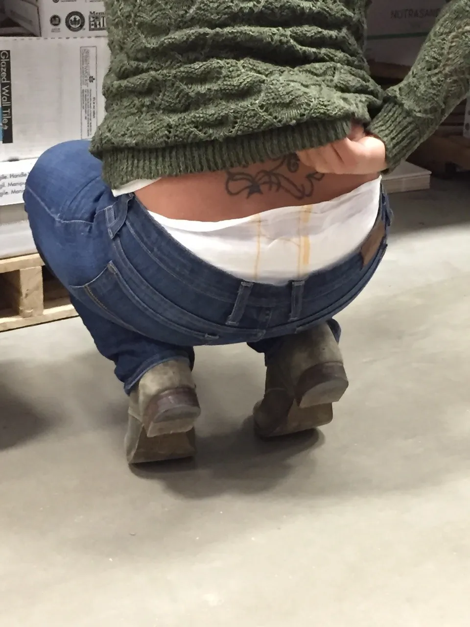 I can feel someone watching me from behind.